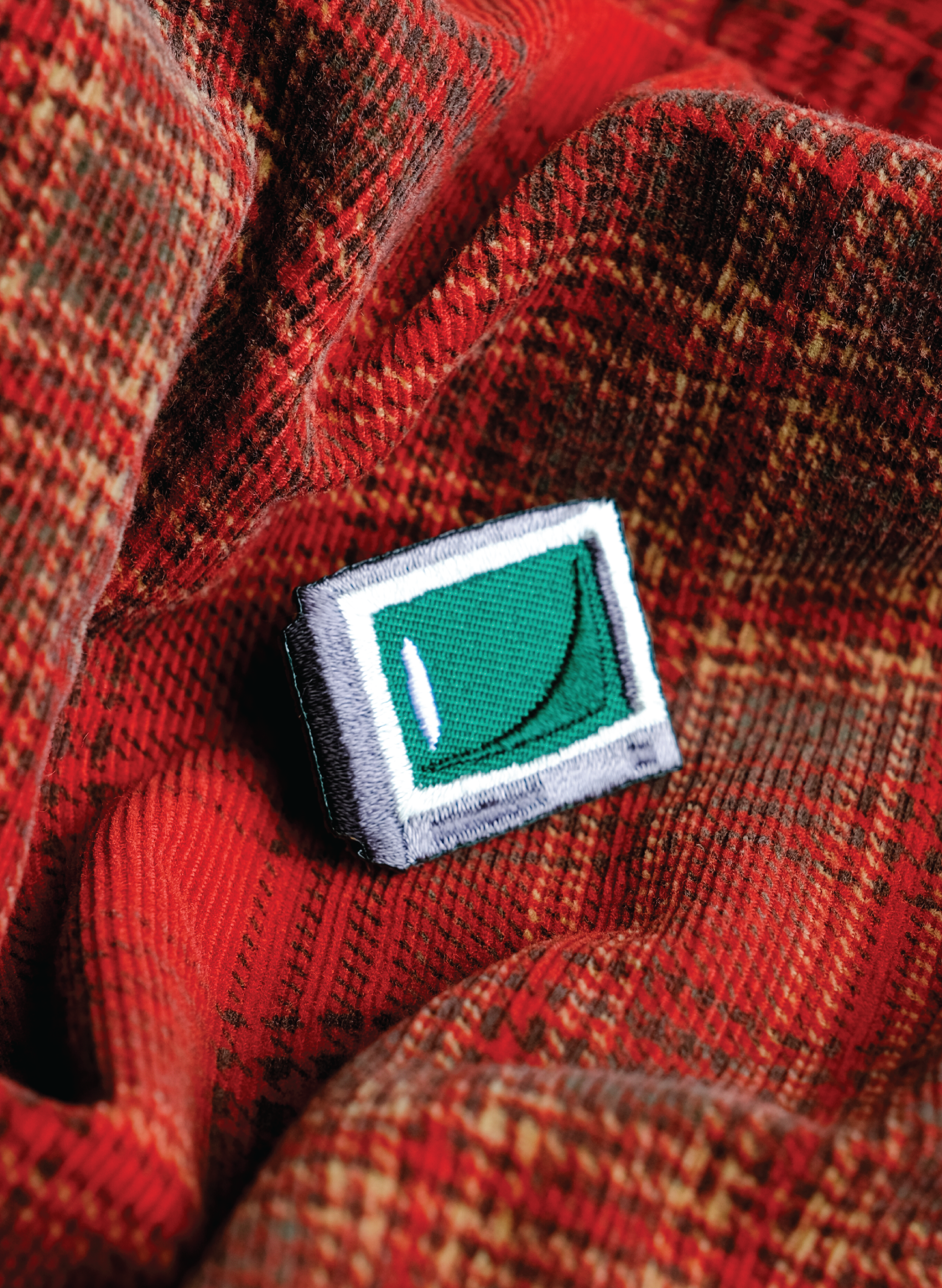 90s TV Embroidered Pin